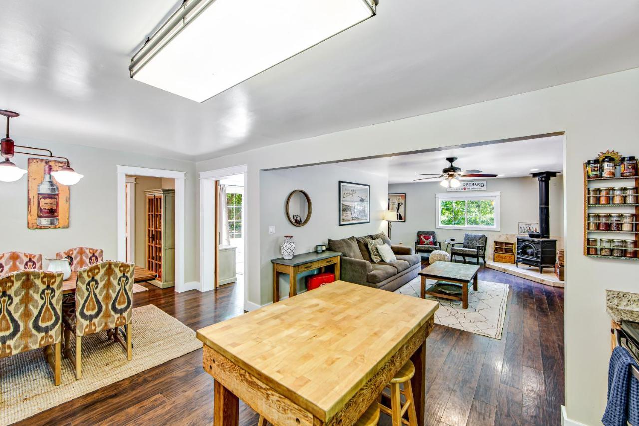 Orchard Near The River Escape Forestville Exterior foto