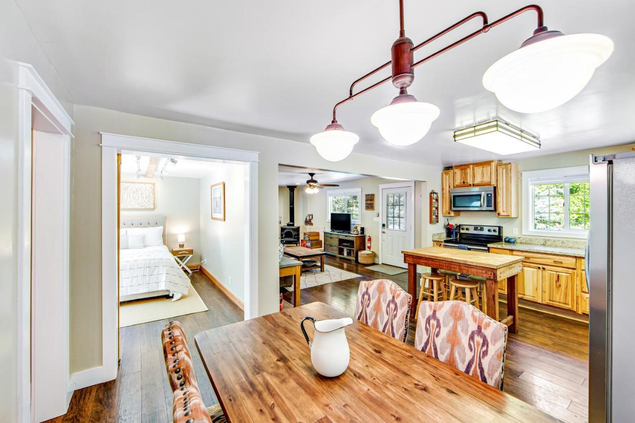 Orchard Near The River Escape Forestville Exterior foto